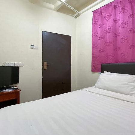 Spot On 89673 Good Friend Hotel George Town Exterior foto