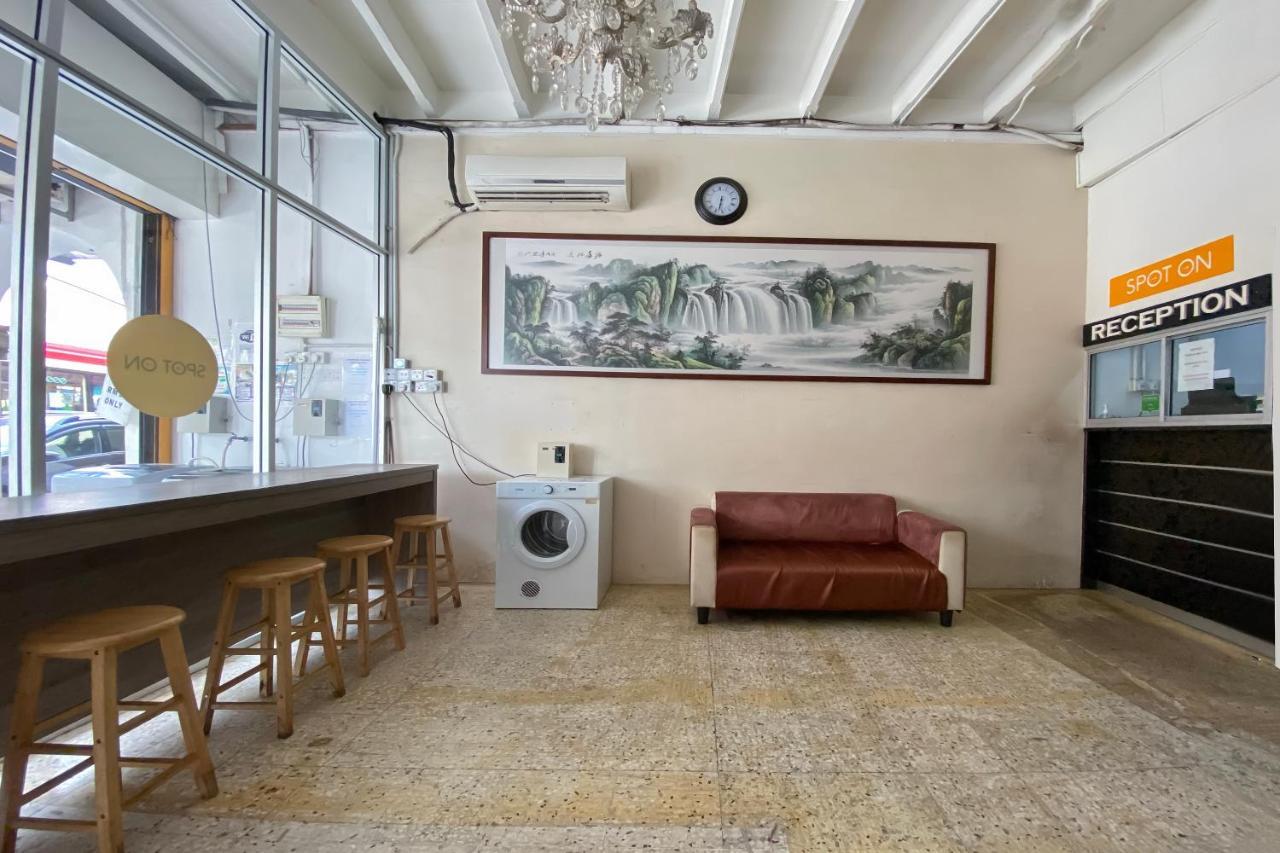 Spot On 89673 Good Friend Hotel George Town Exterior foto